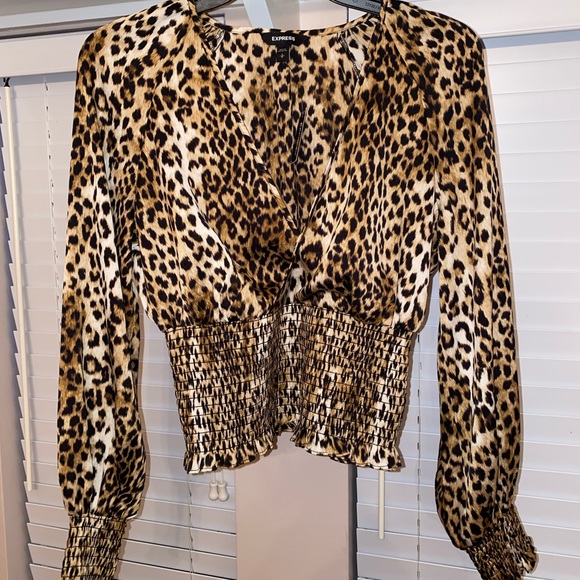 Long sleeve cheetah print top - Picture 2 of 2